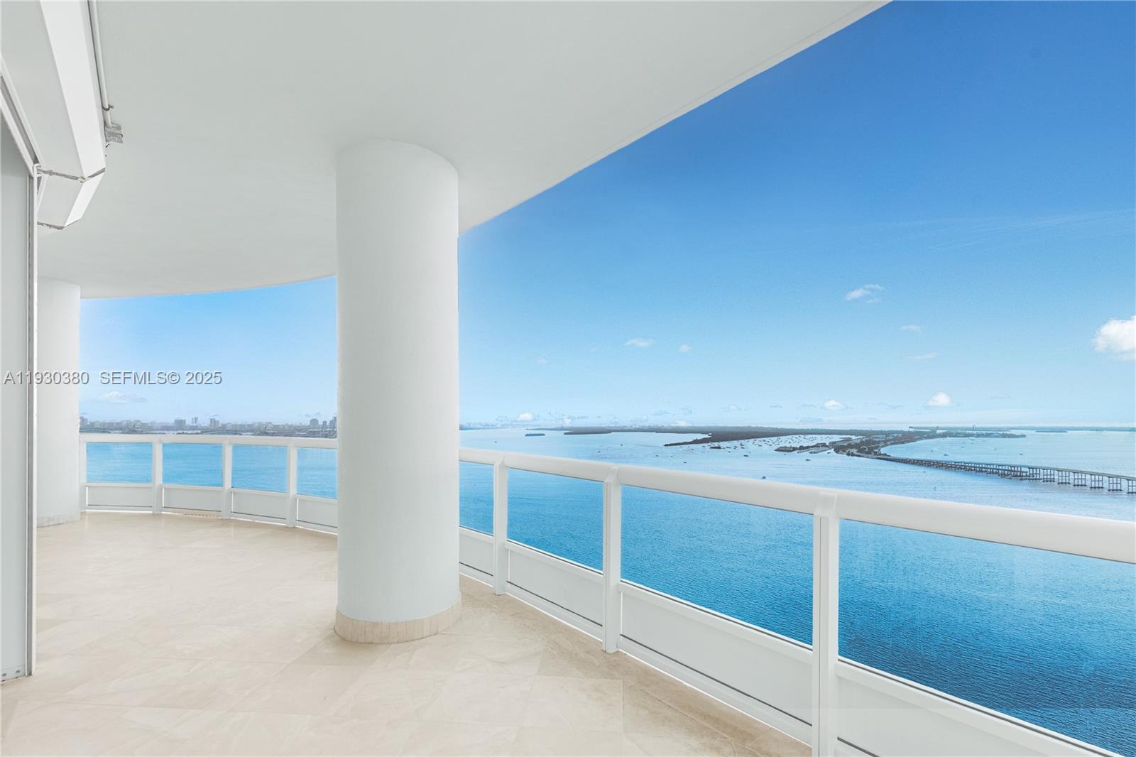 1643 Brickell Ave Unit: PH 4901 + Dock