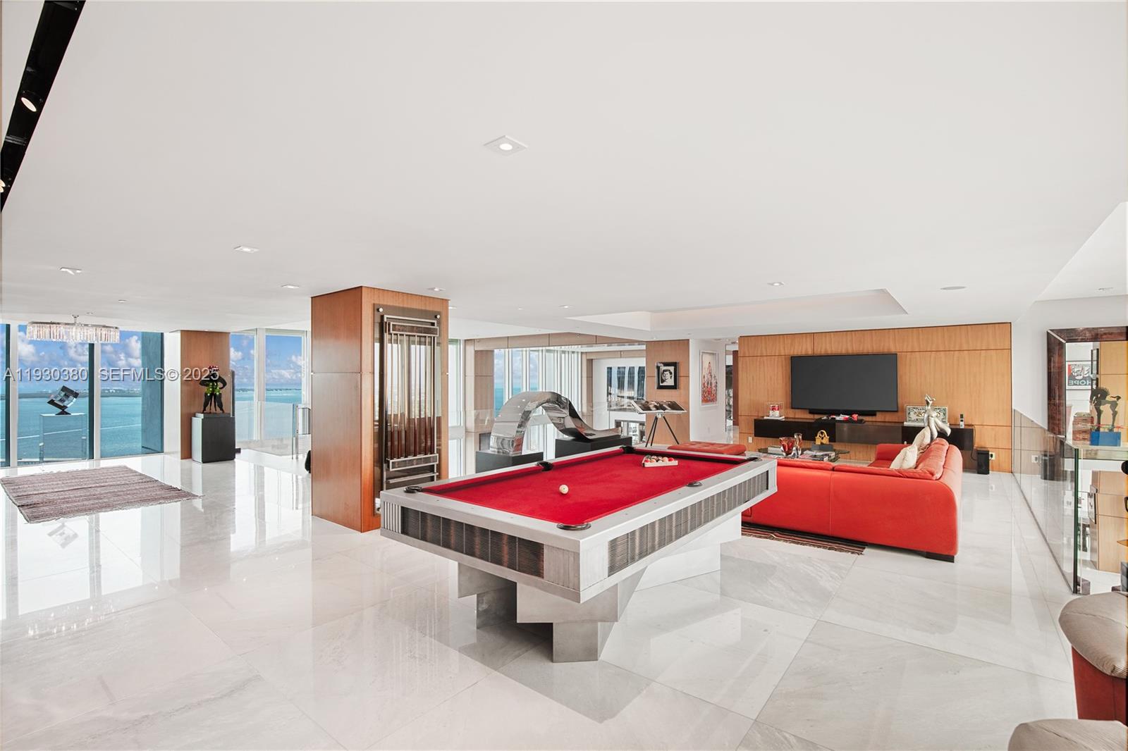 1643 Brickell Ave Unit: PH 4901 + Dock