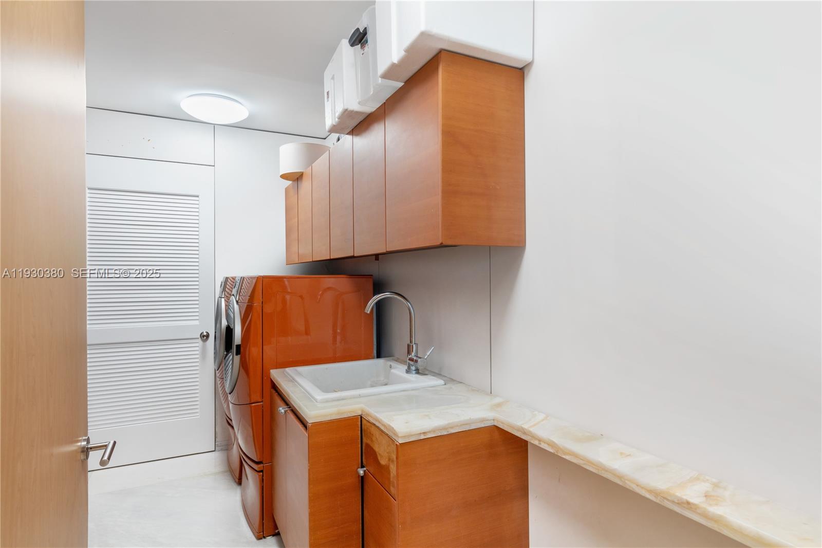 1643 Brickell Ave Unit: PH 4901 + Dock