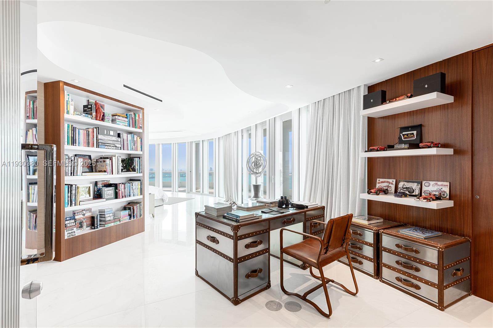 1643 Brickell Ave Unit: PH 4901 + Dock