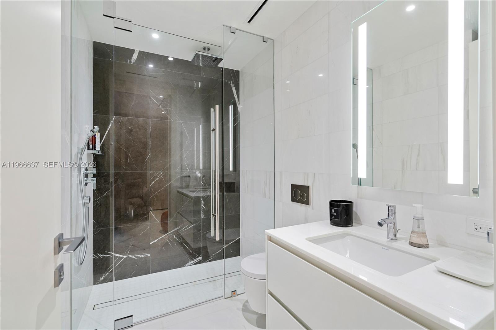 300 Biscayne Blvd Way # 4005