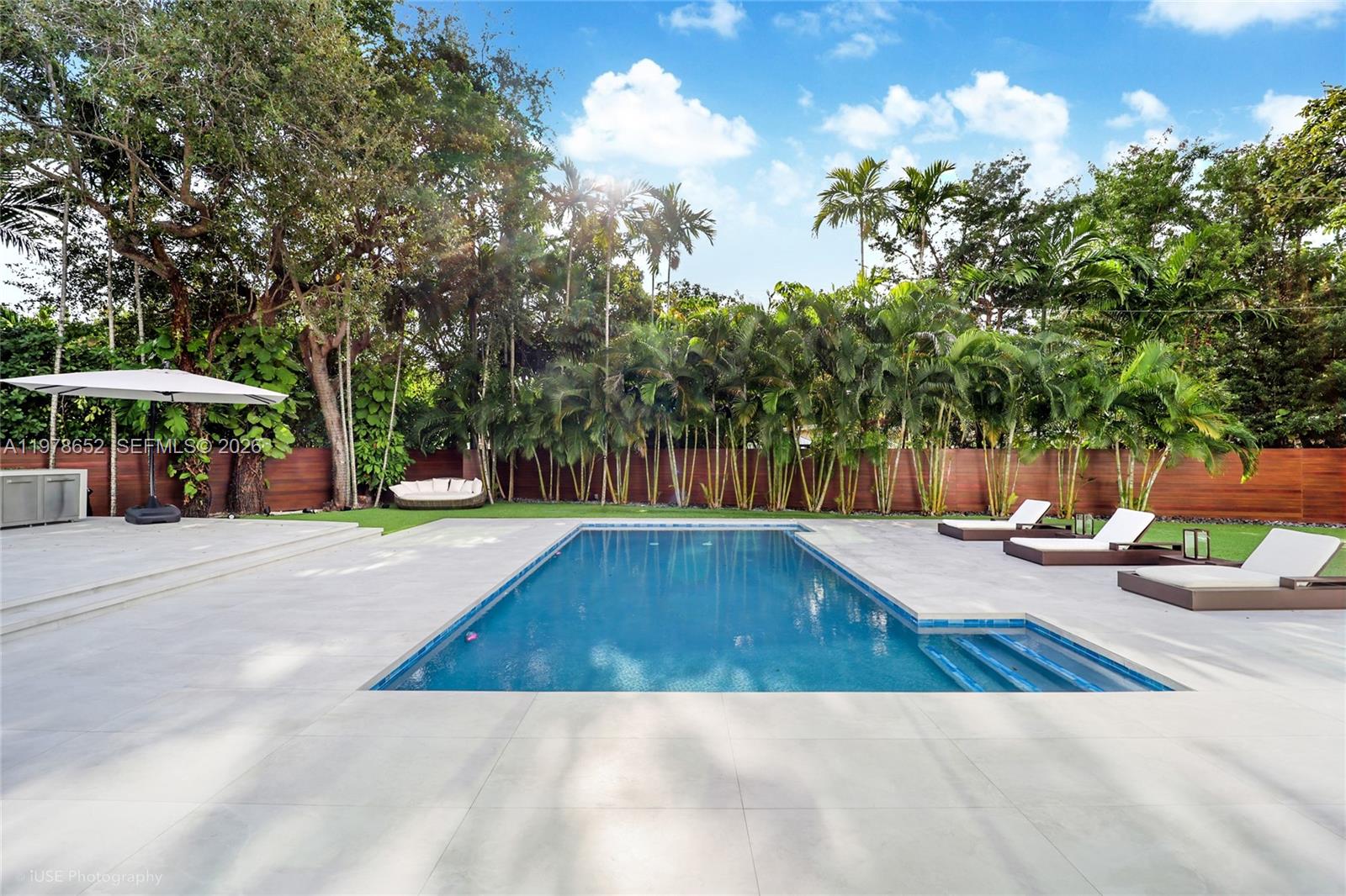 56 Samana Dr