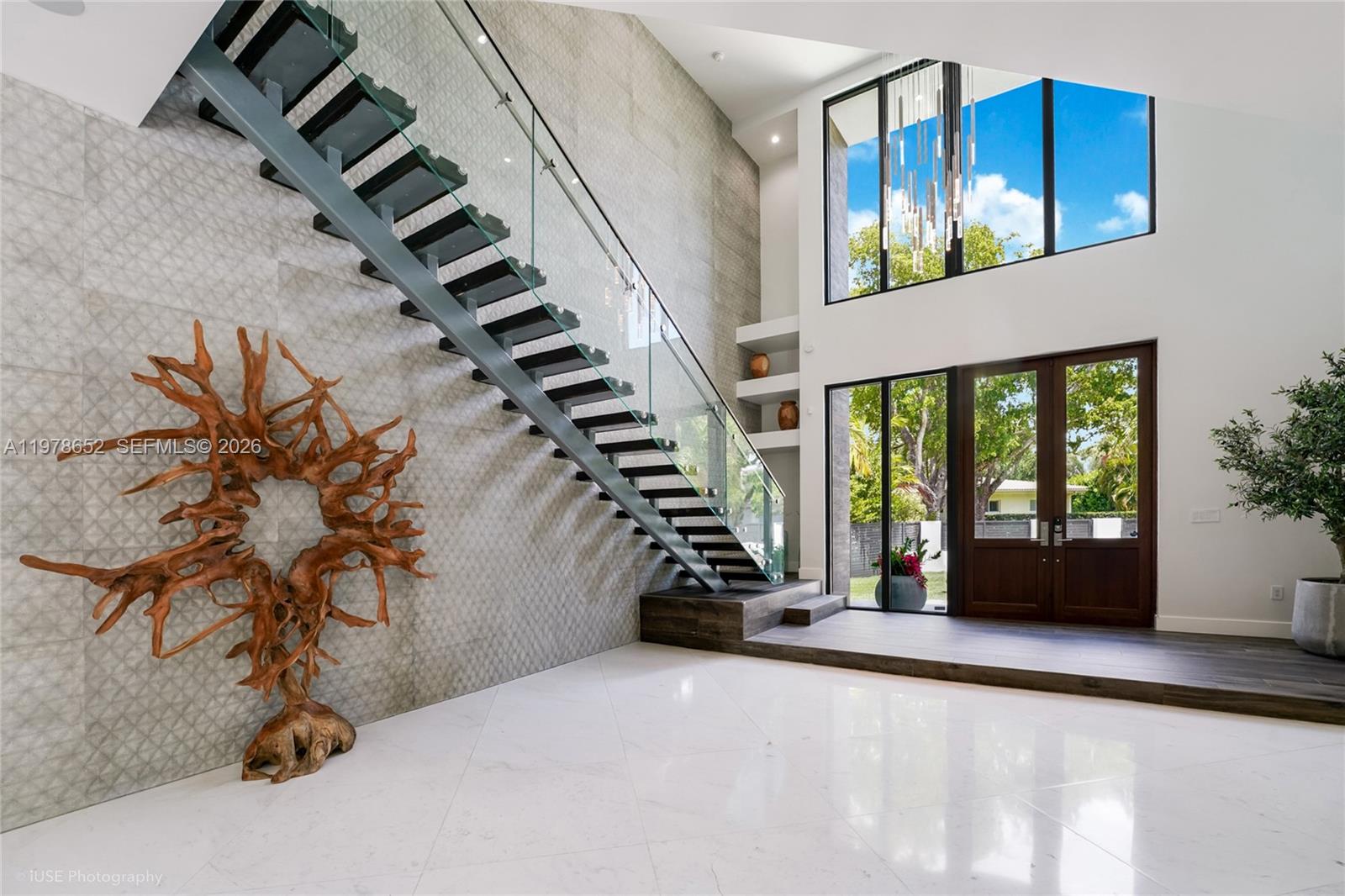 56 Samana Dr