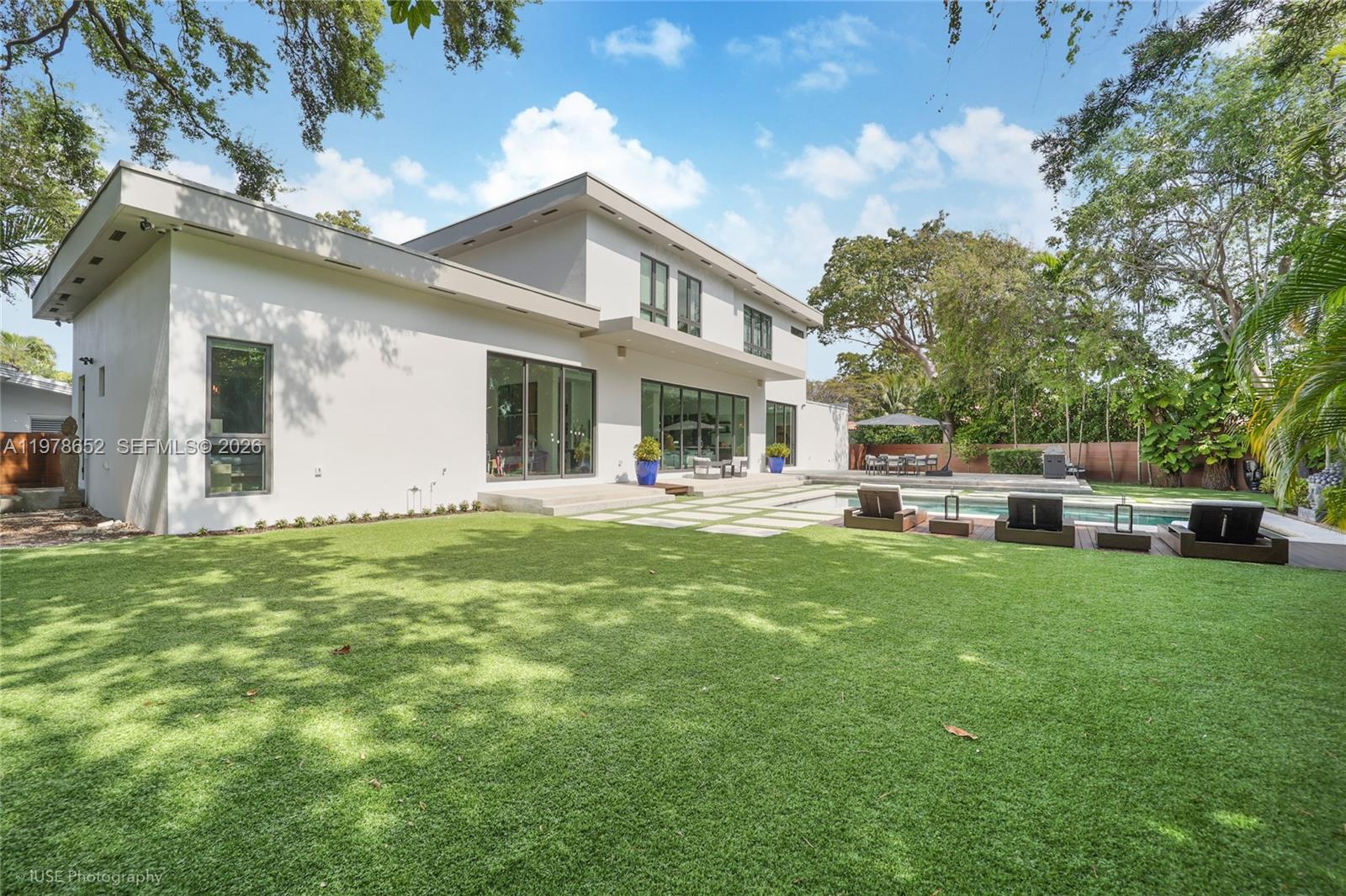 56 Samana Dr