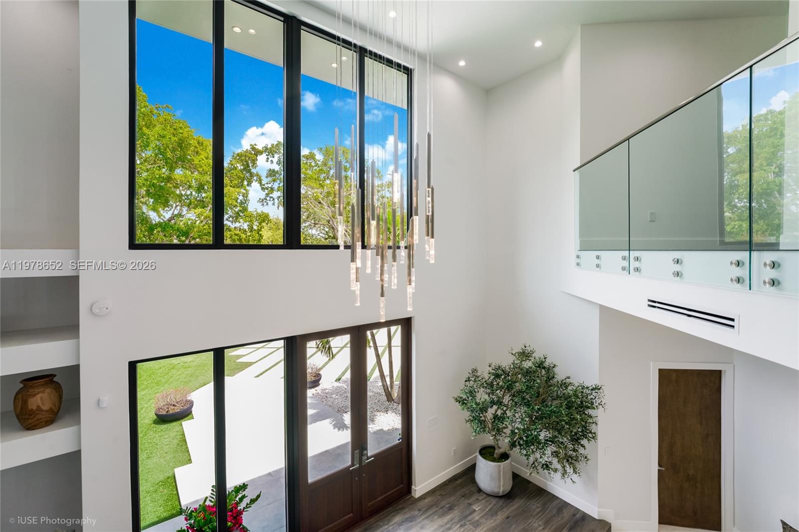 56 Samana Dr