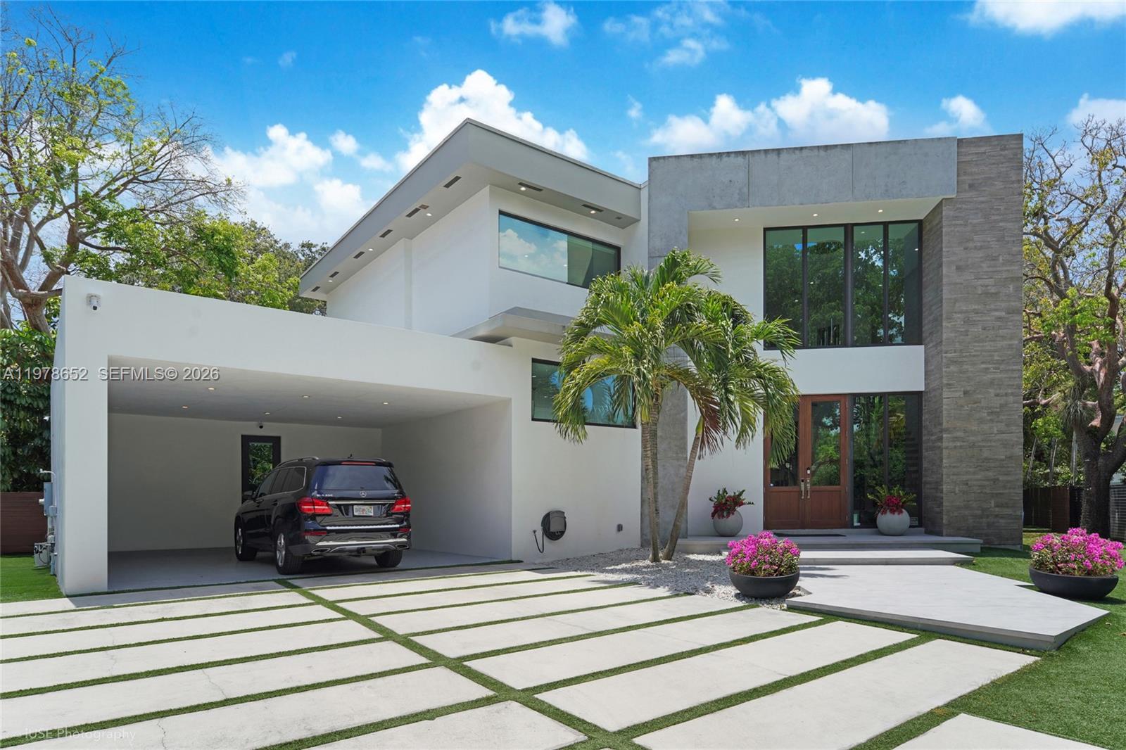 56 Samana Dr