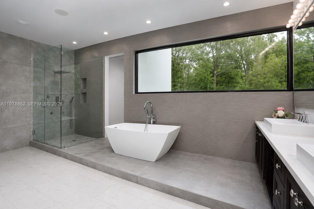 56 Samana Dr