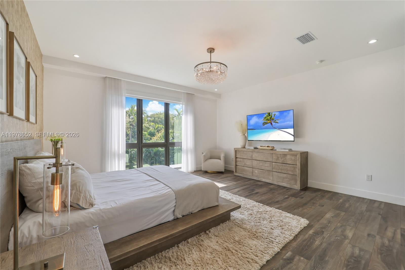 56 Samana Dr
