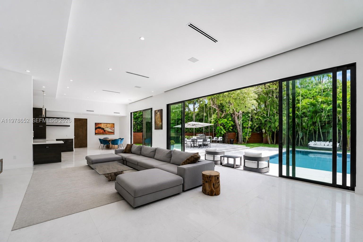 56 Samana Dr