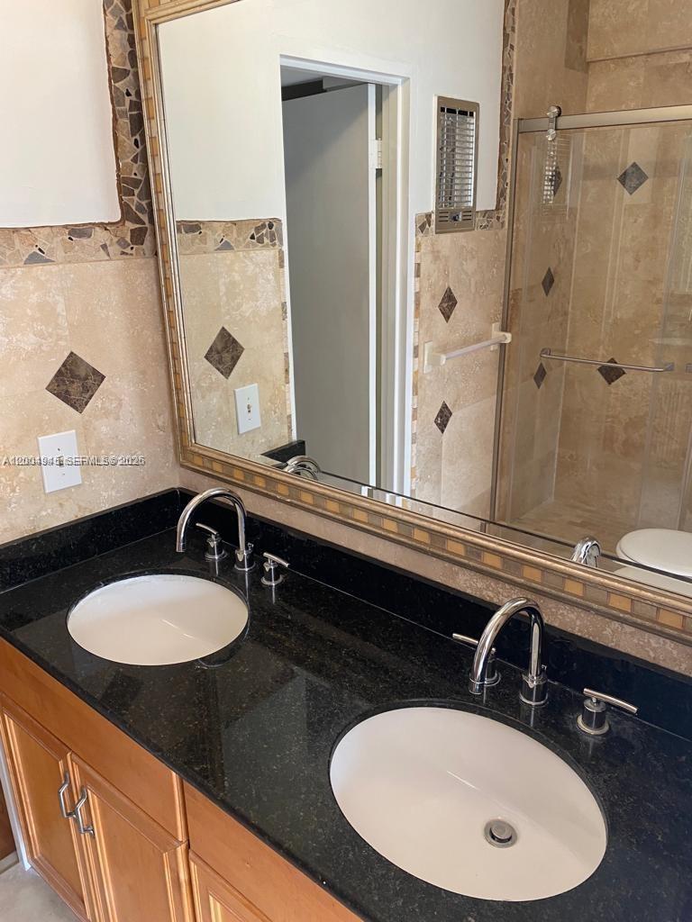 9455 Bay Harbor Ter # 7S