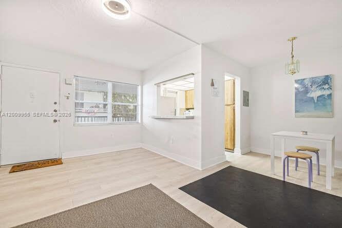 9140 Collins Ave # C