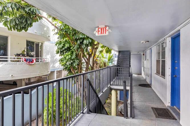 9140 Collins Ave # C