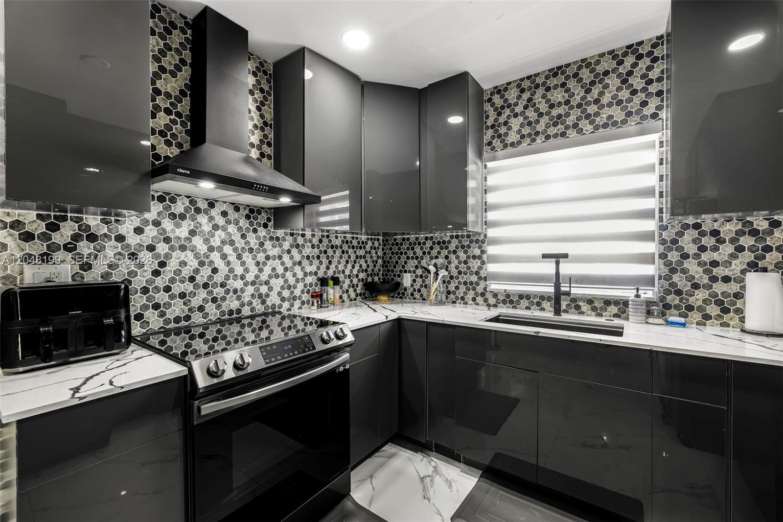 285 NW 45th St