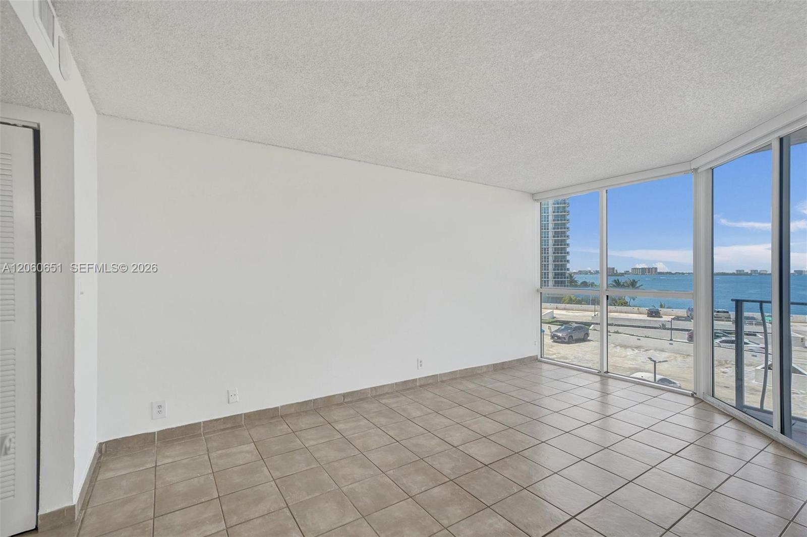 7601 E Treasure Dr # 717
