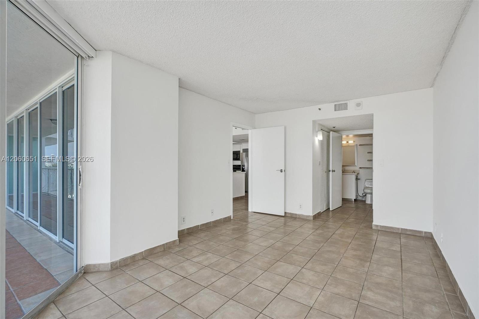 7601 E Treasure Dr # 717