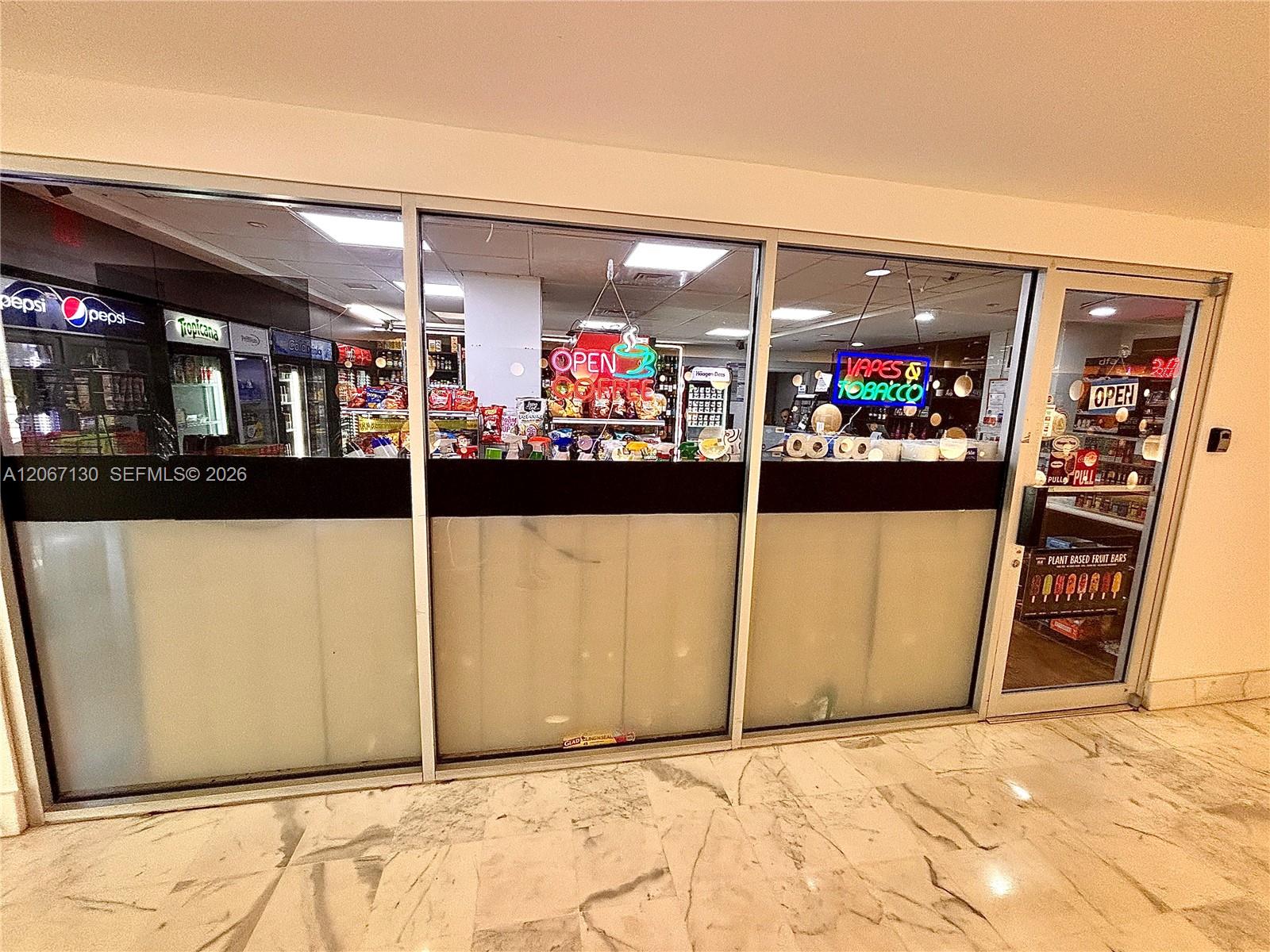 1000 West Ave Unit: PH19