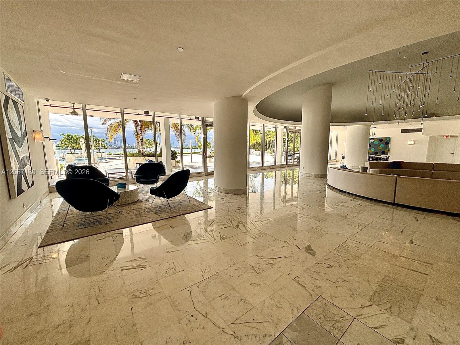 1000 West Ave Unit: PH19