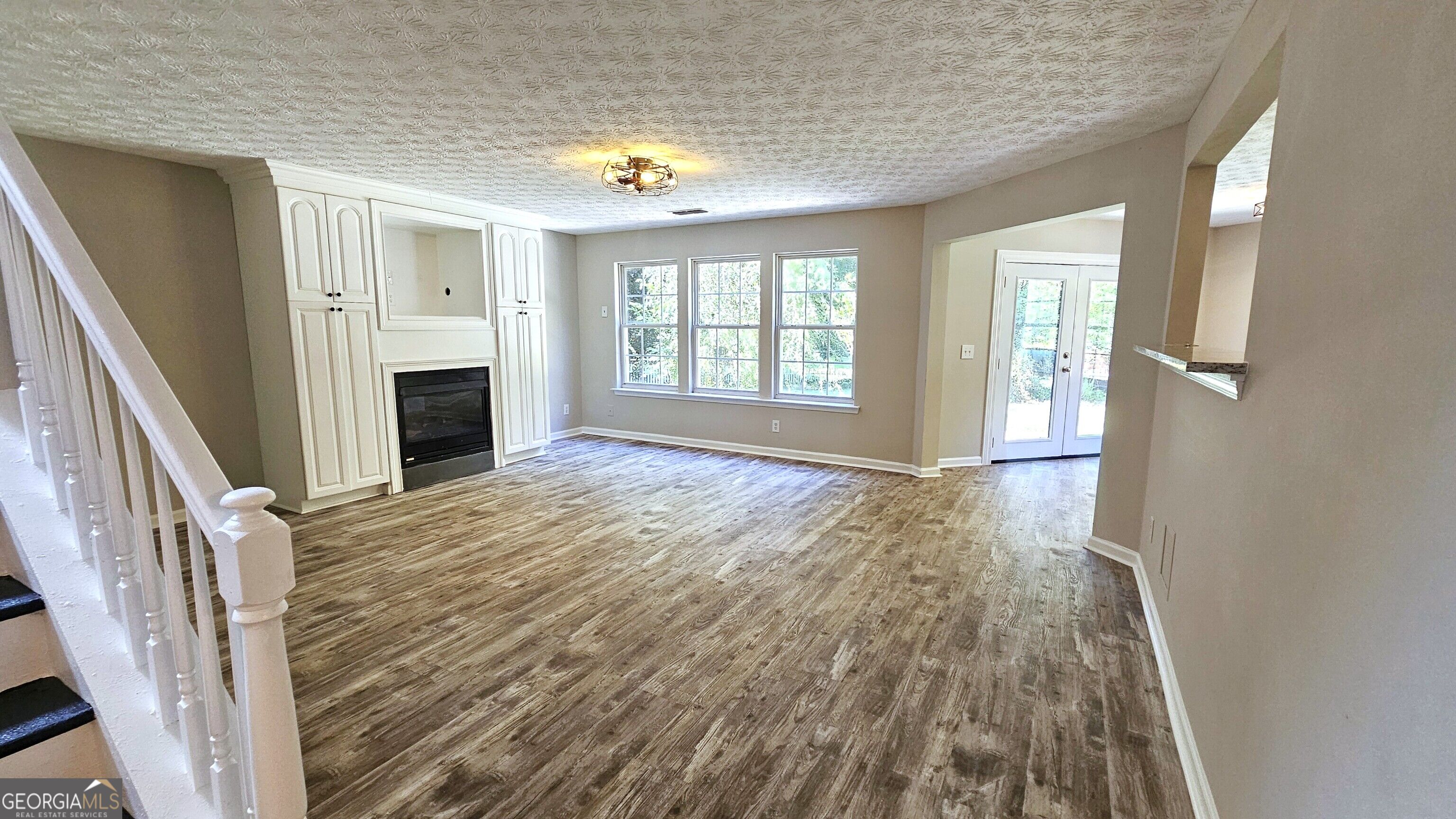 528 Lazy River Lane