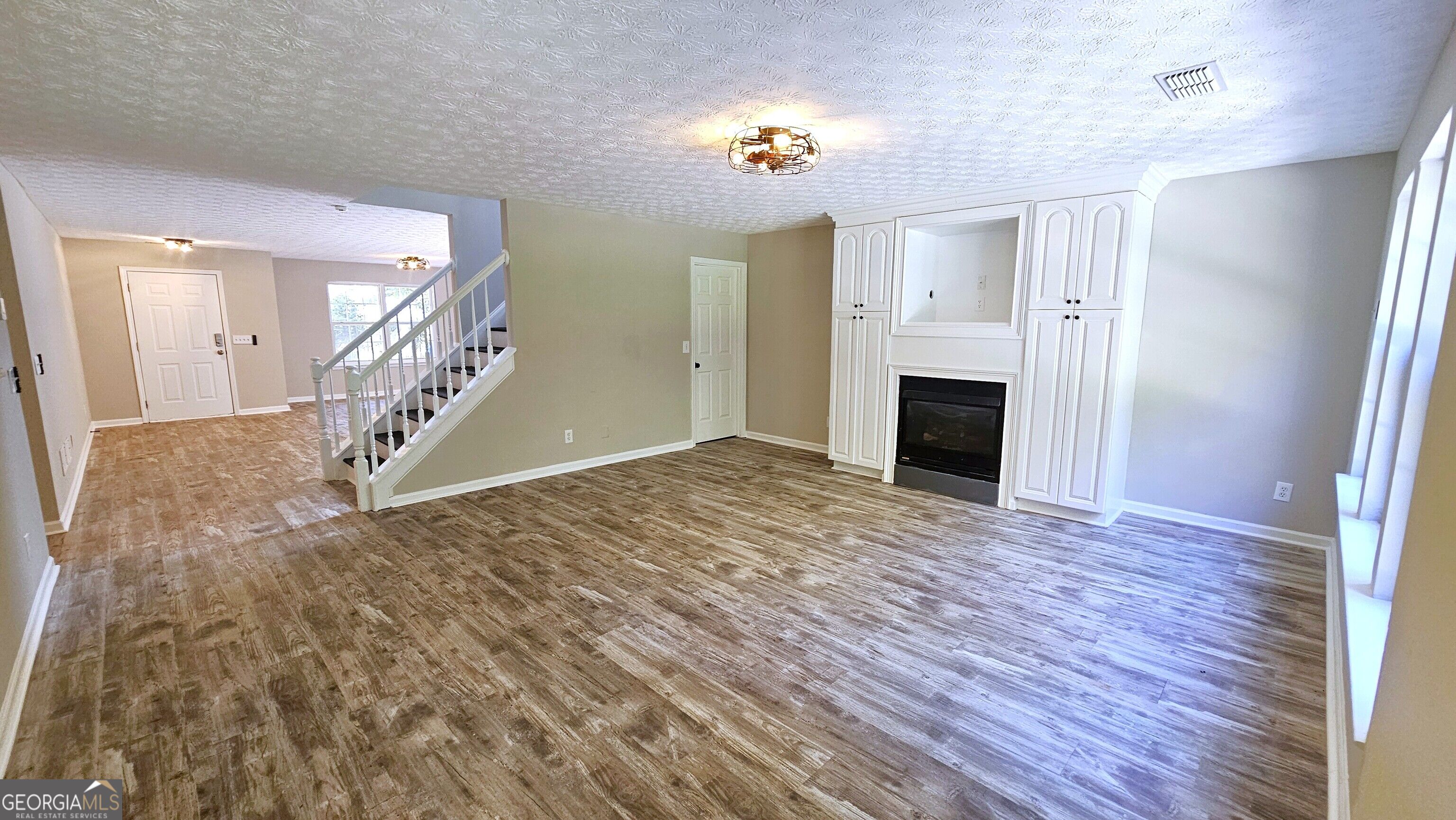 528 Lazy River Lane