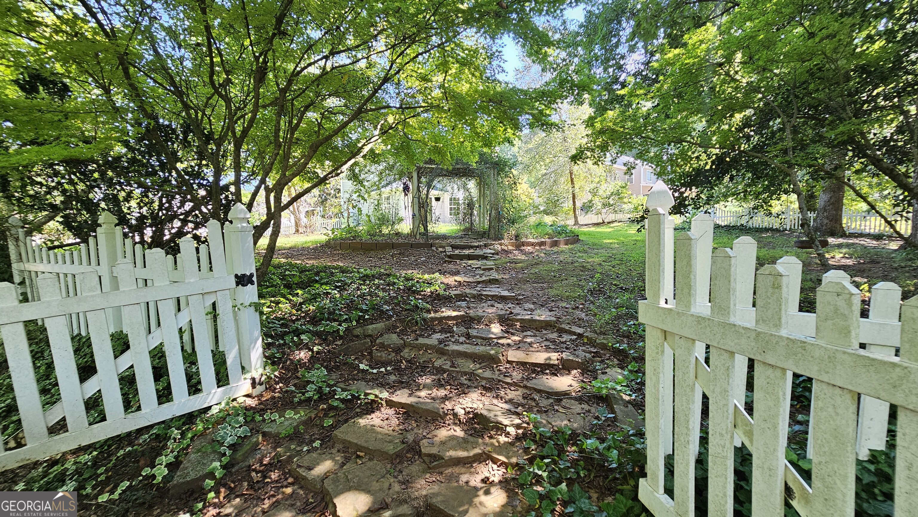 528 Lazy River Lane