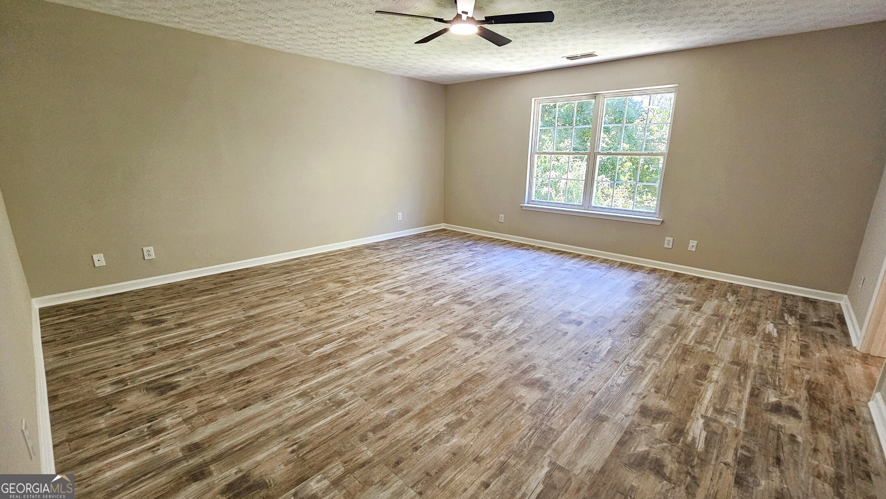 528 Lazy River Lane