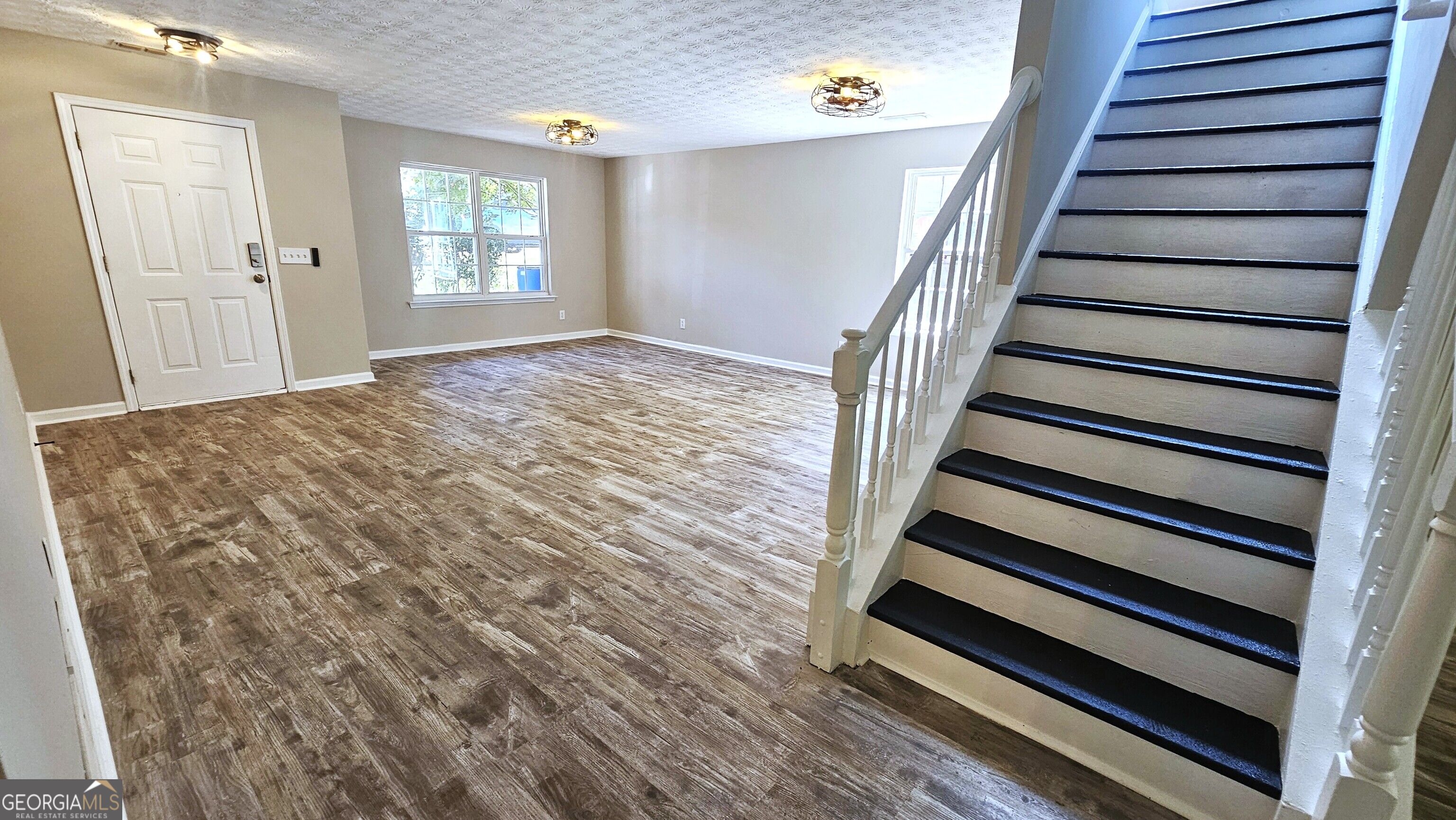 528 Lazy River Lane