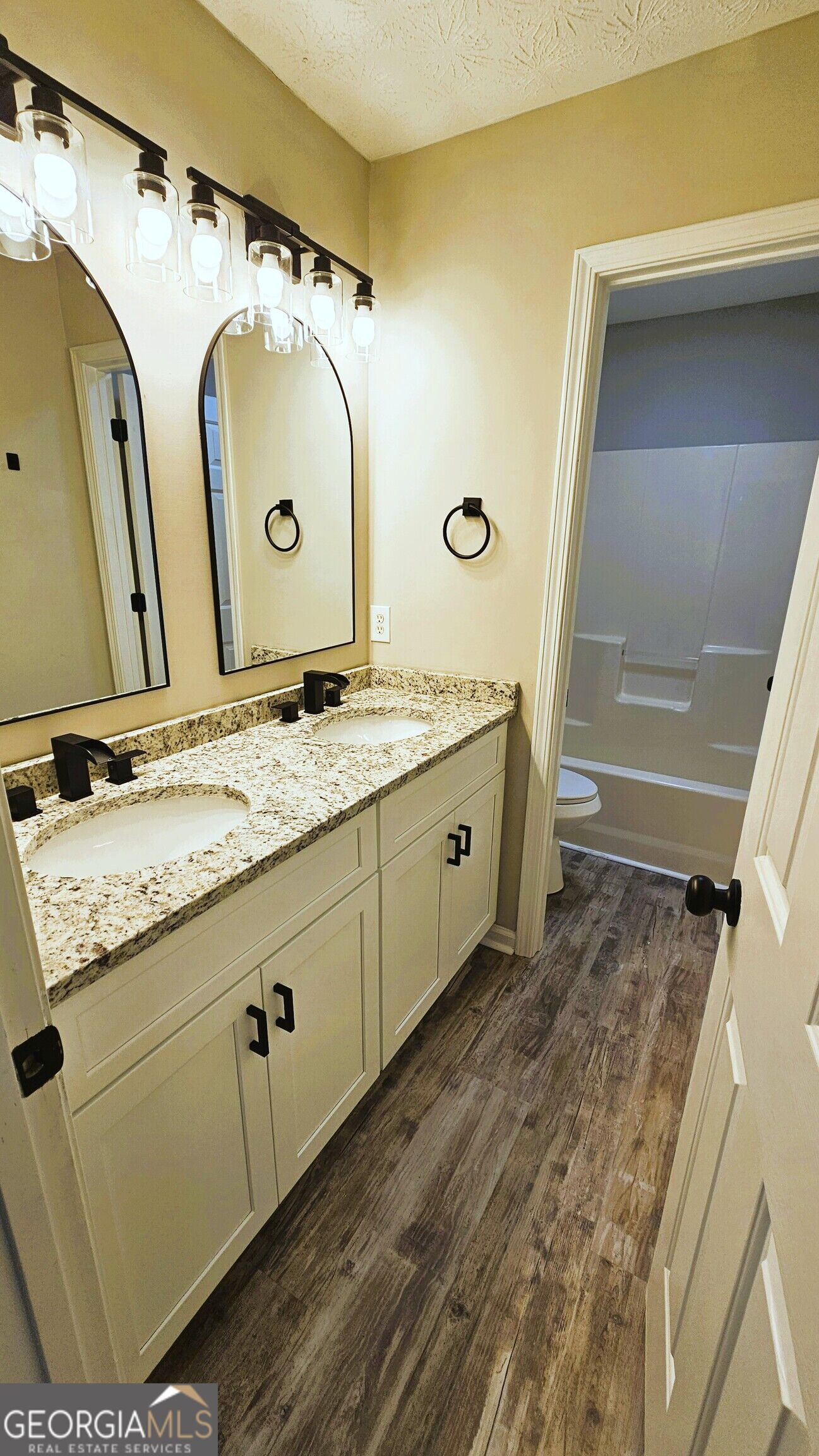 528 Lazy River Lane