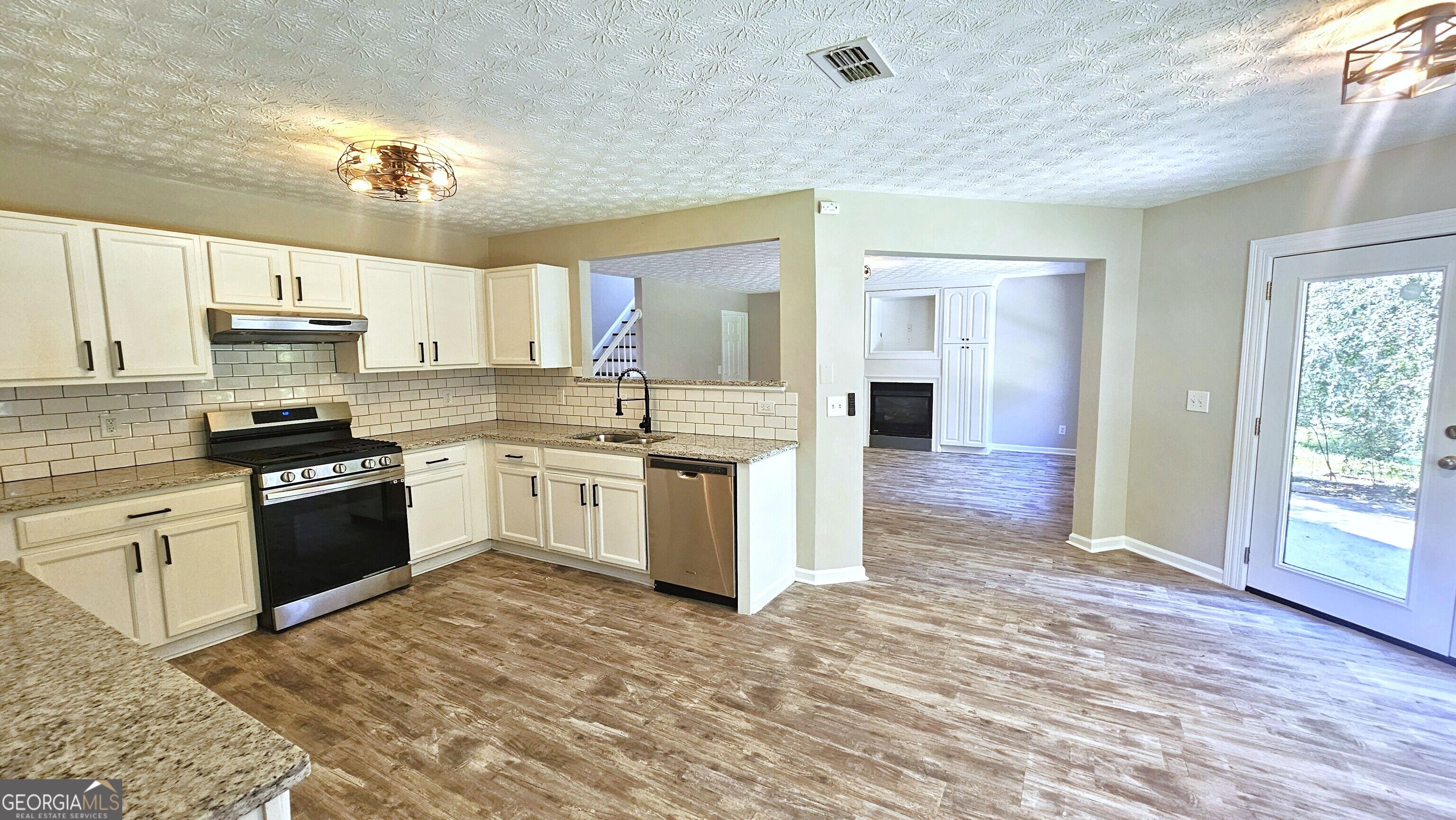 528 Lazy River Lane
