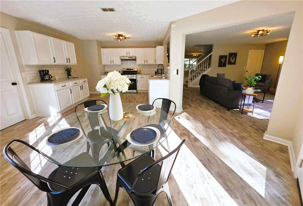 528 Lazy River Lane