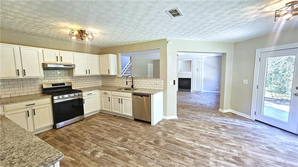 528 Lazy River Lane