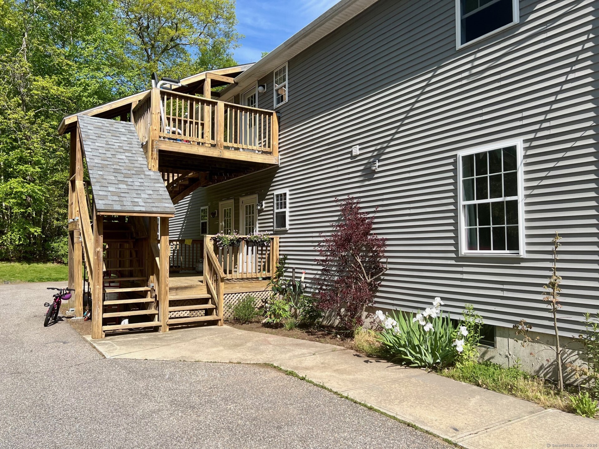 32 Iron Street A