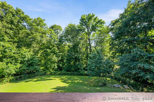 6 Fawns Meadow Road