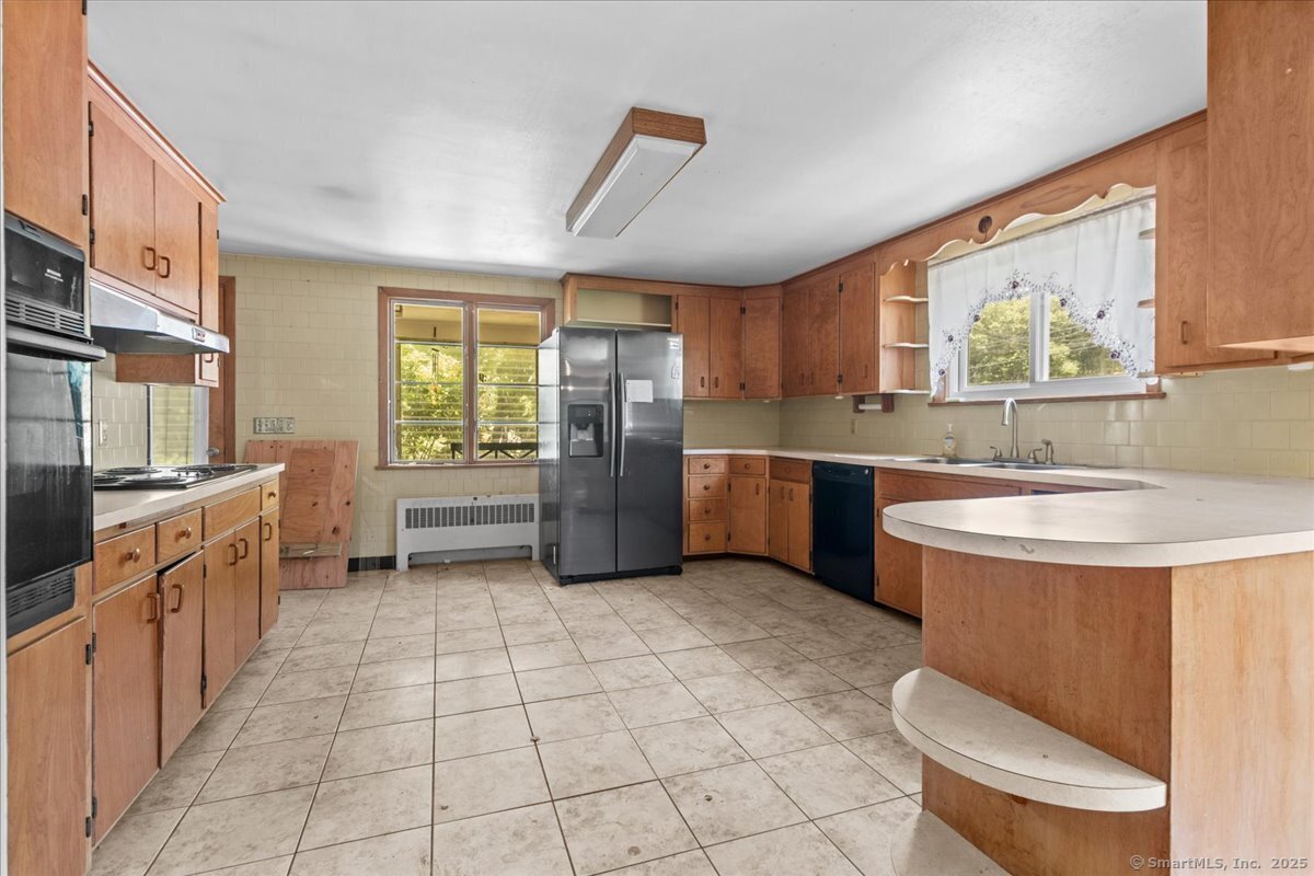 183 Putnam Pike