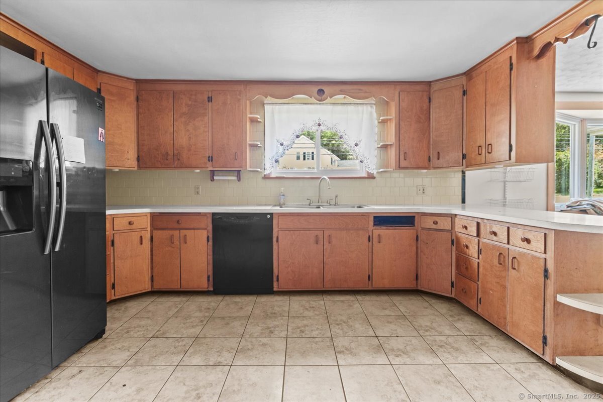 183 Putnam Pike