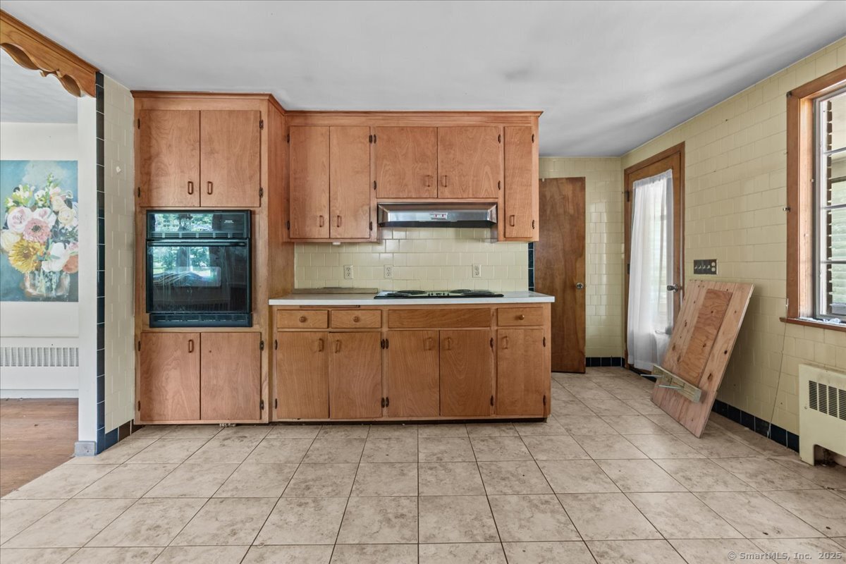 183 Putnam Pike