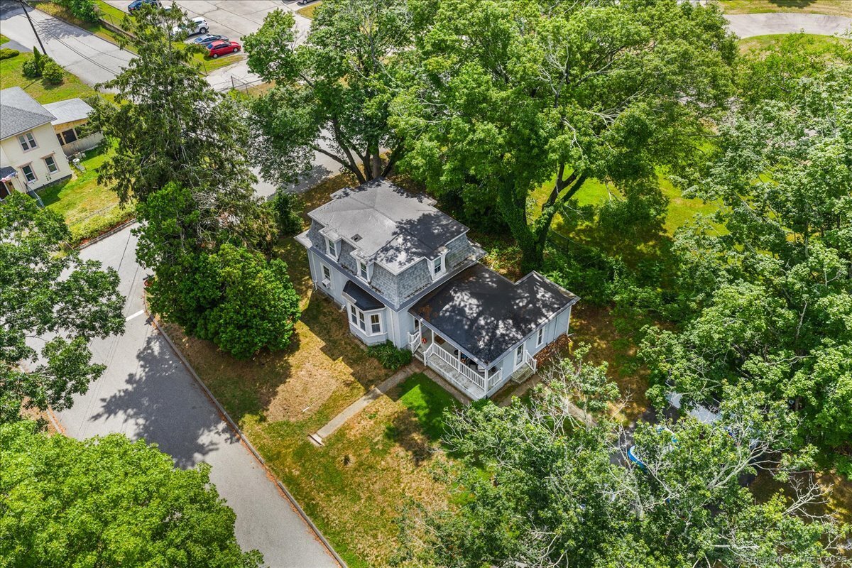 22 Benjamin Street