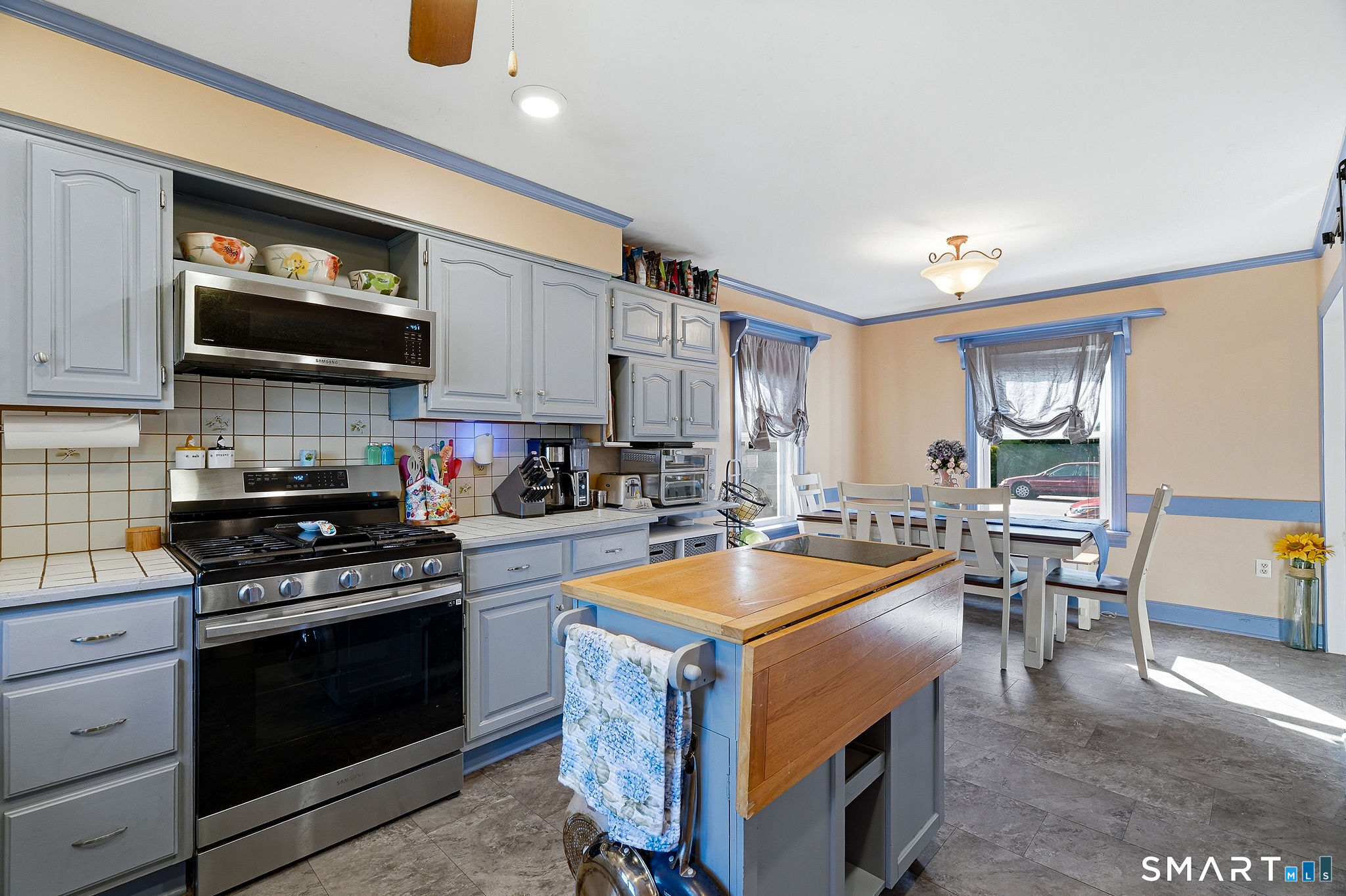 62 Sholes Avenue