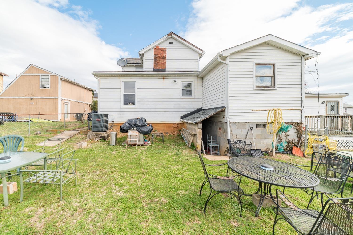 711 Norwood Street