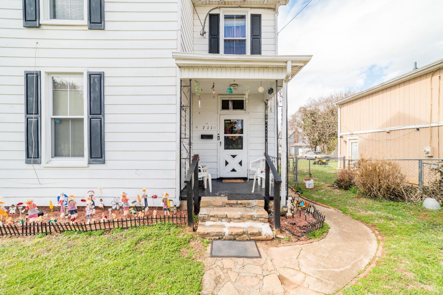 711 Norwood Street