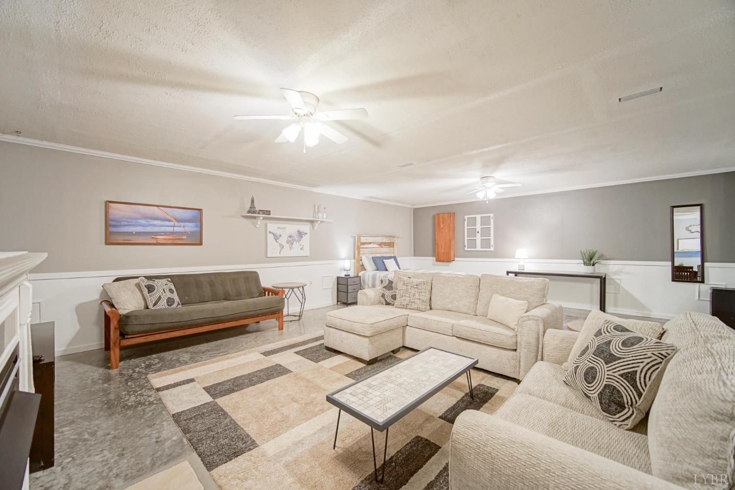 321 Smoketree Lane