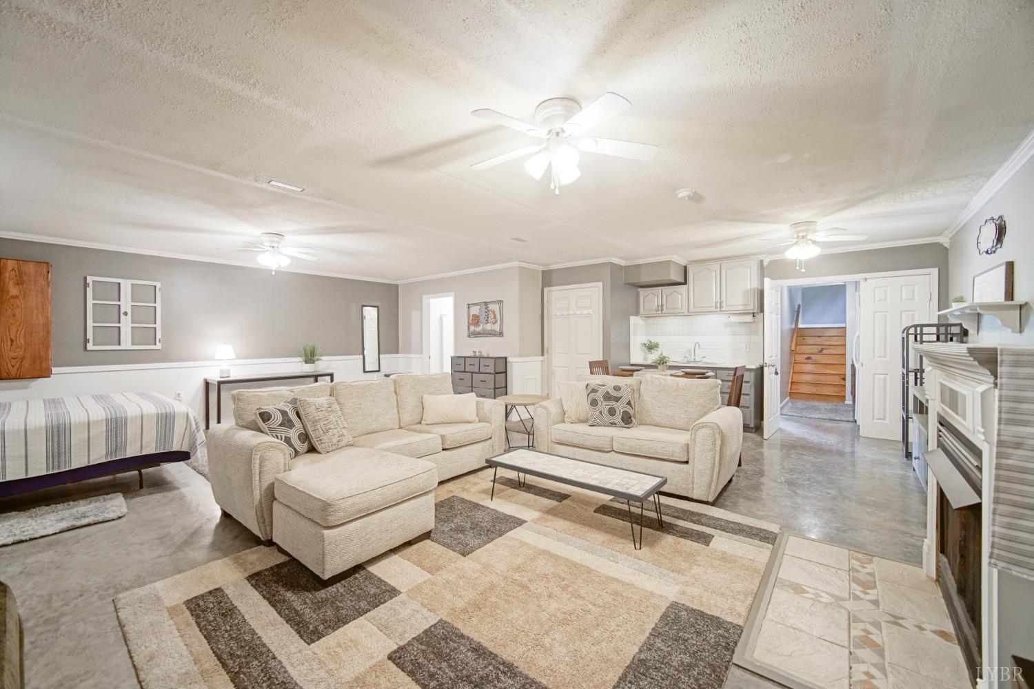 321 Smoketree Lane