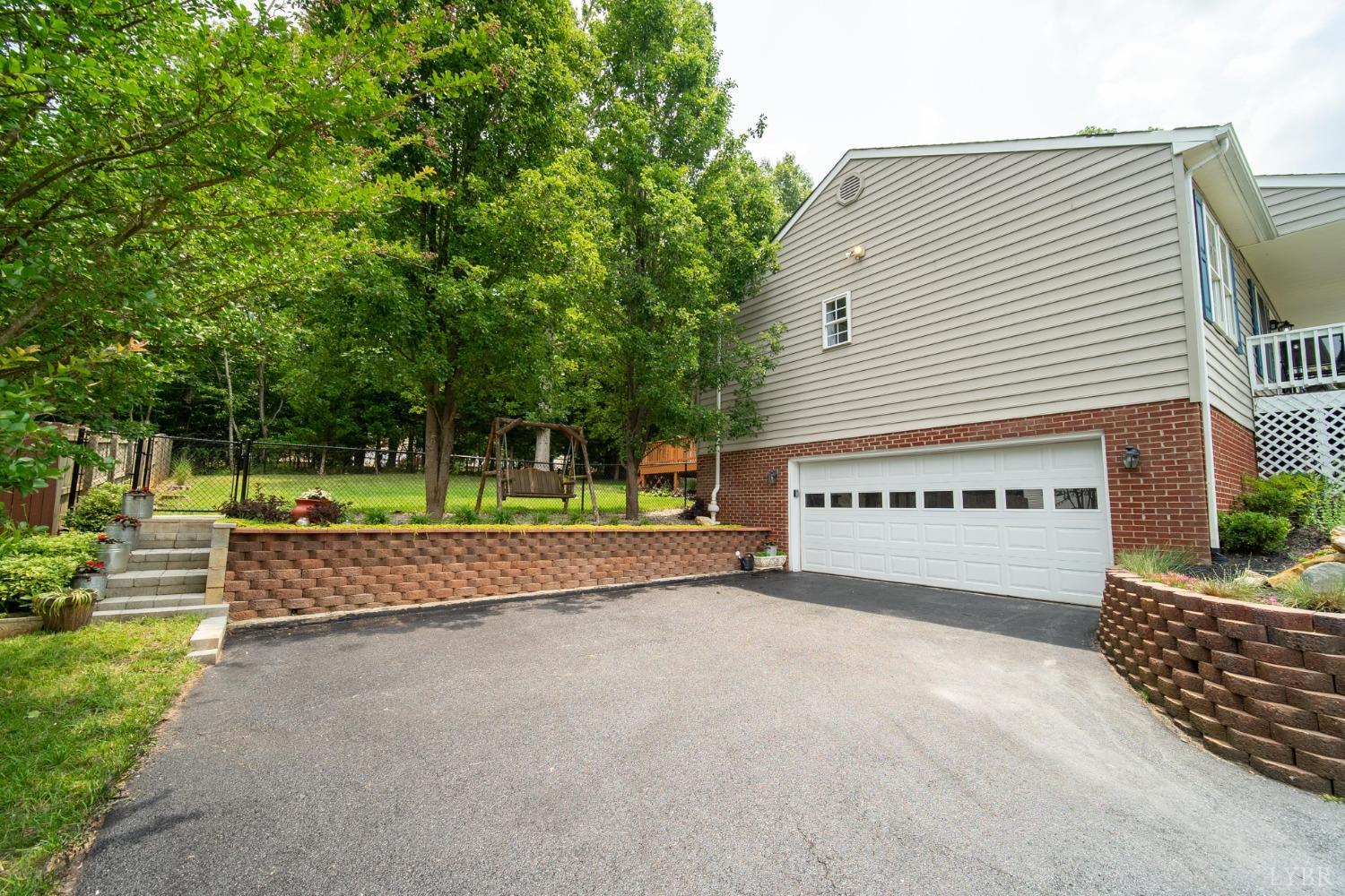 321 Smoketree Lane