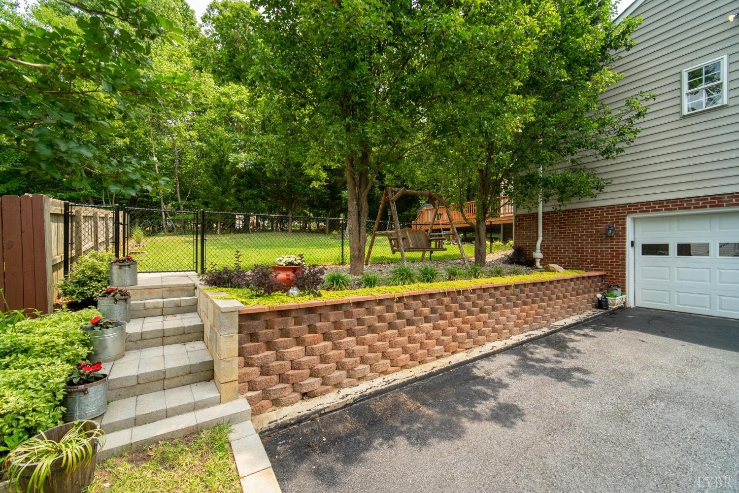 321 Smoketree Lane