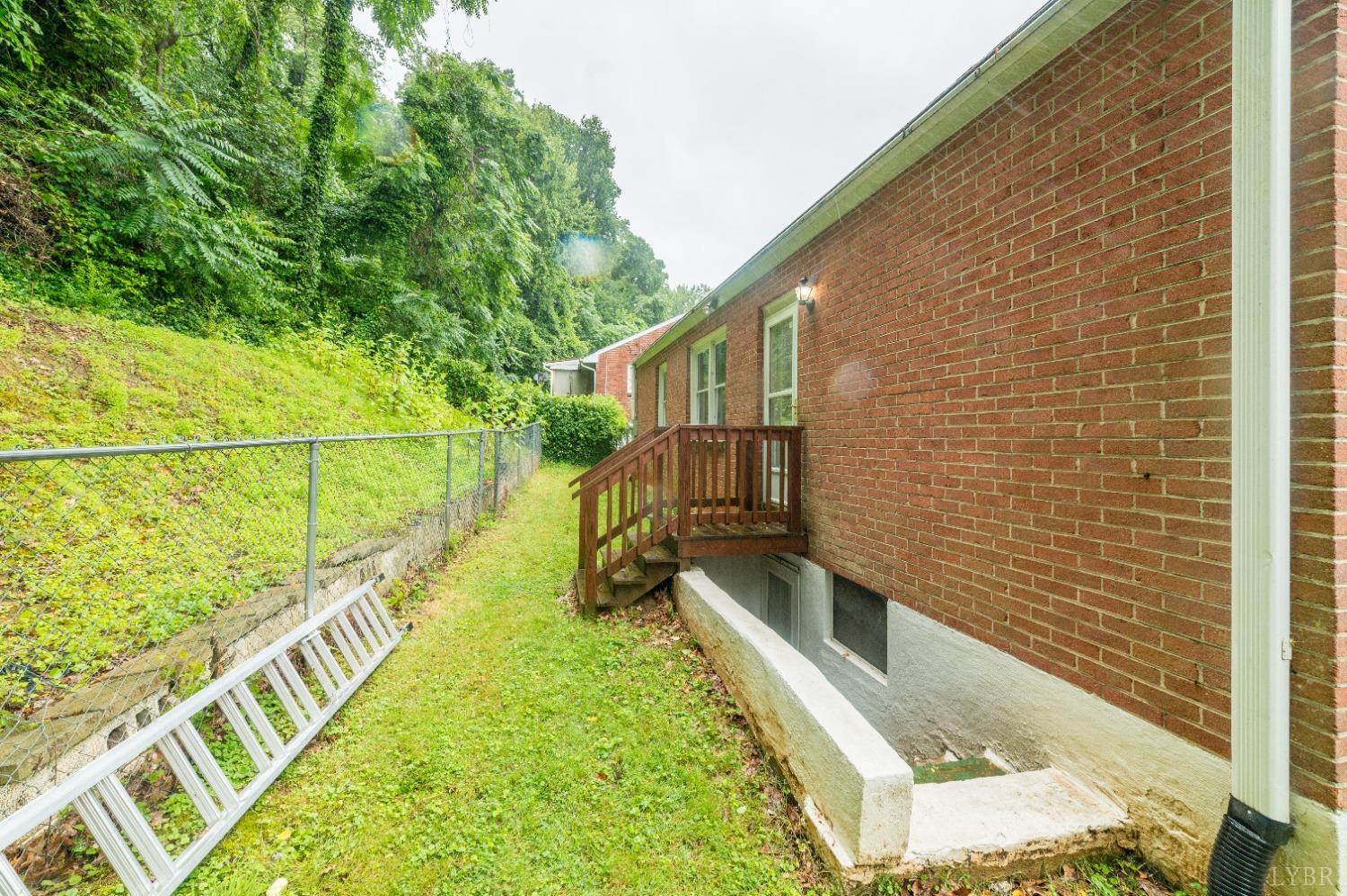 1305 Cherokee Avenue