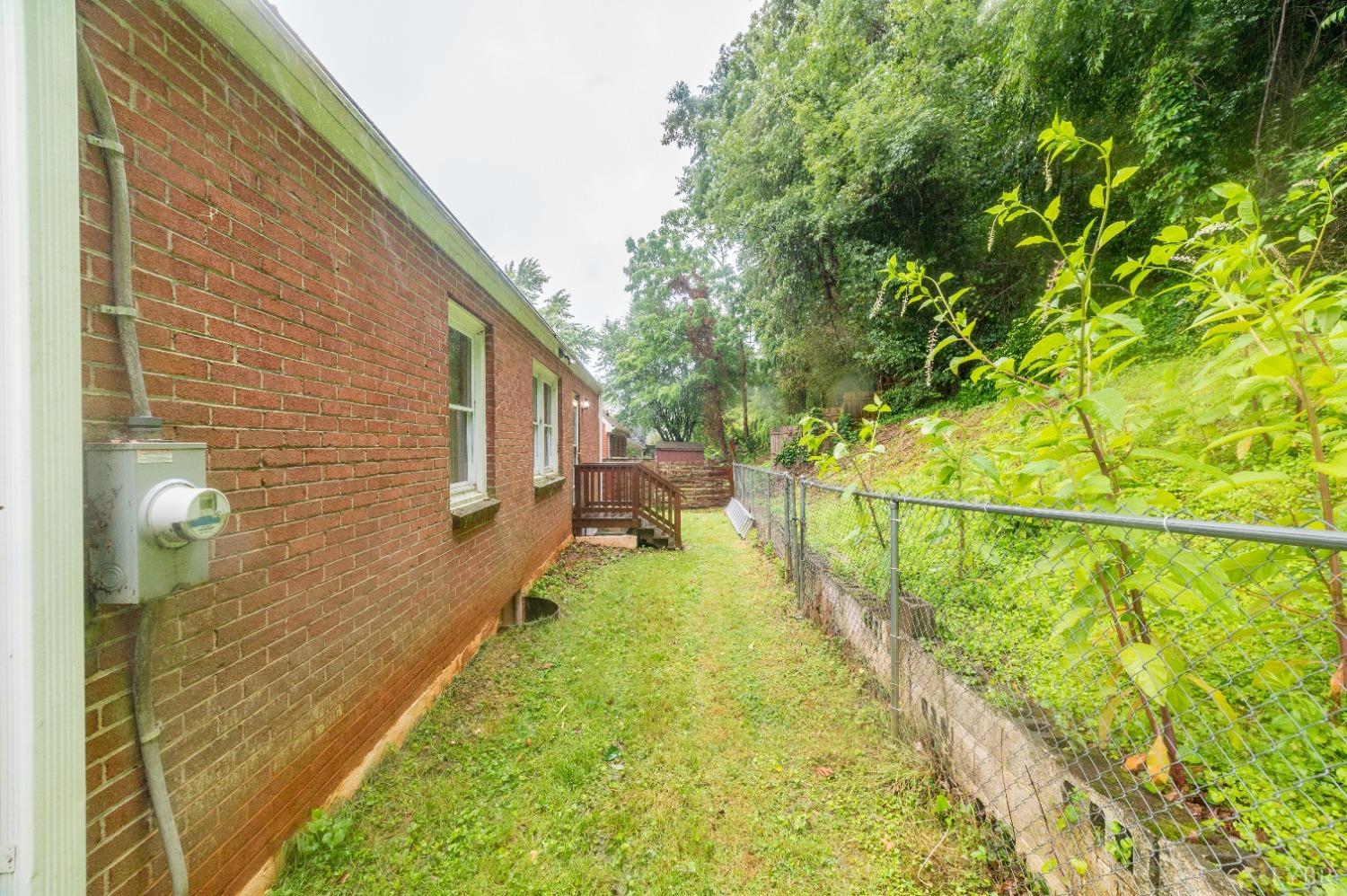 1305 Cherokee Avenue