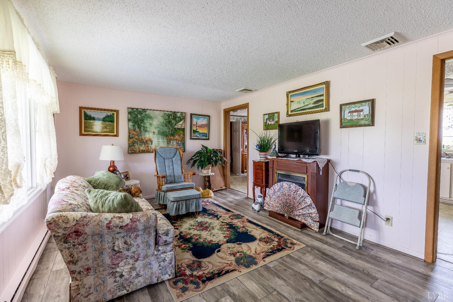 989 Pigeon Run Road