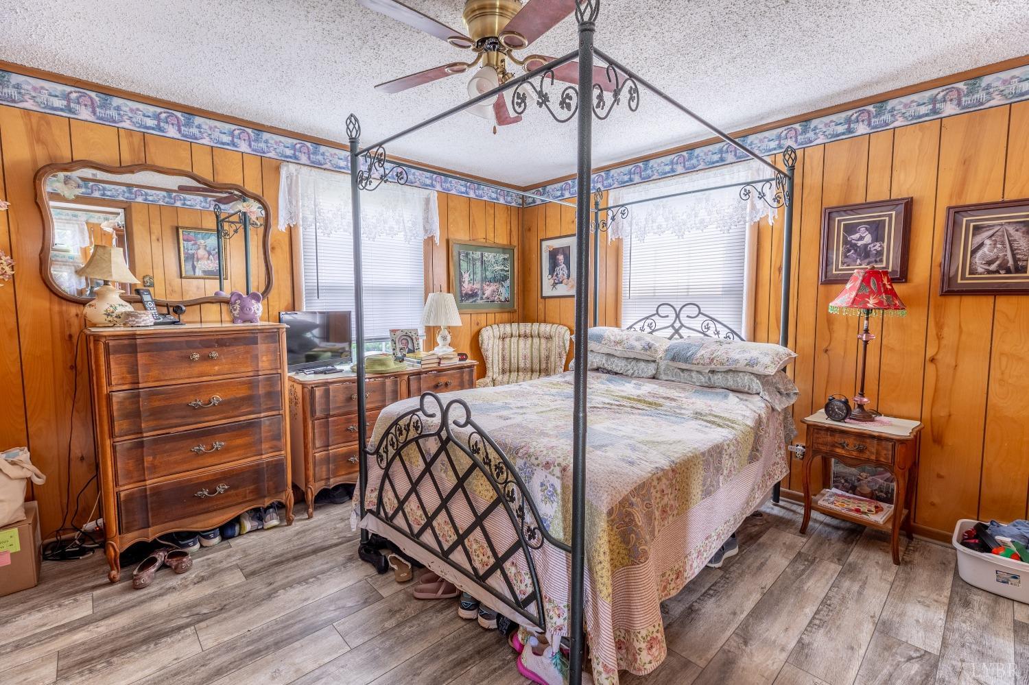 989 Pigeon Run Road