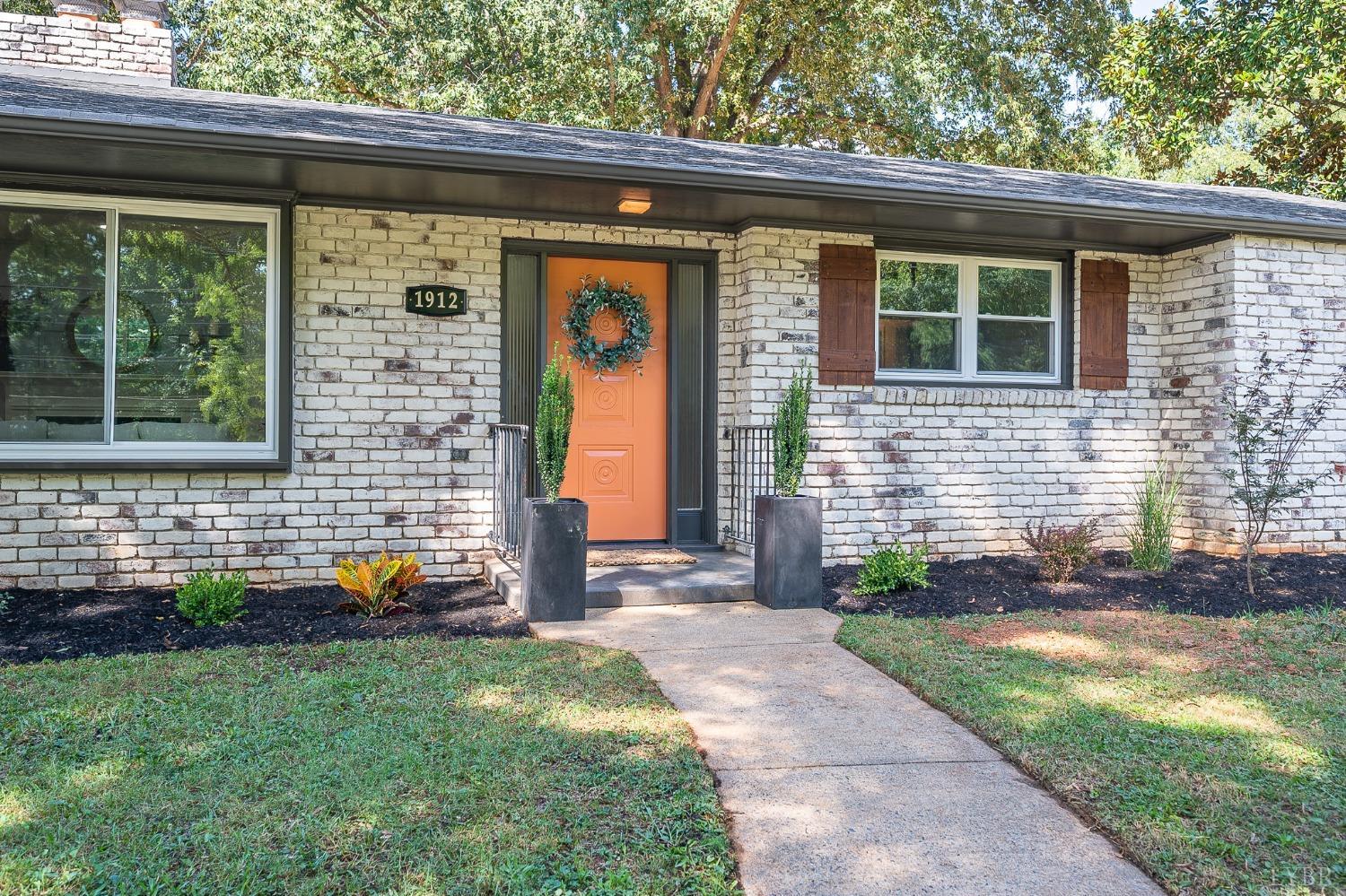 1912 Lakeside Drive