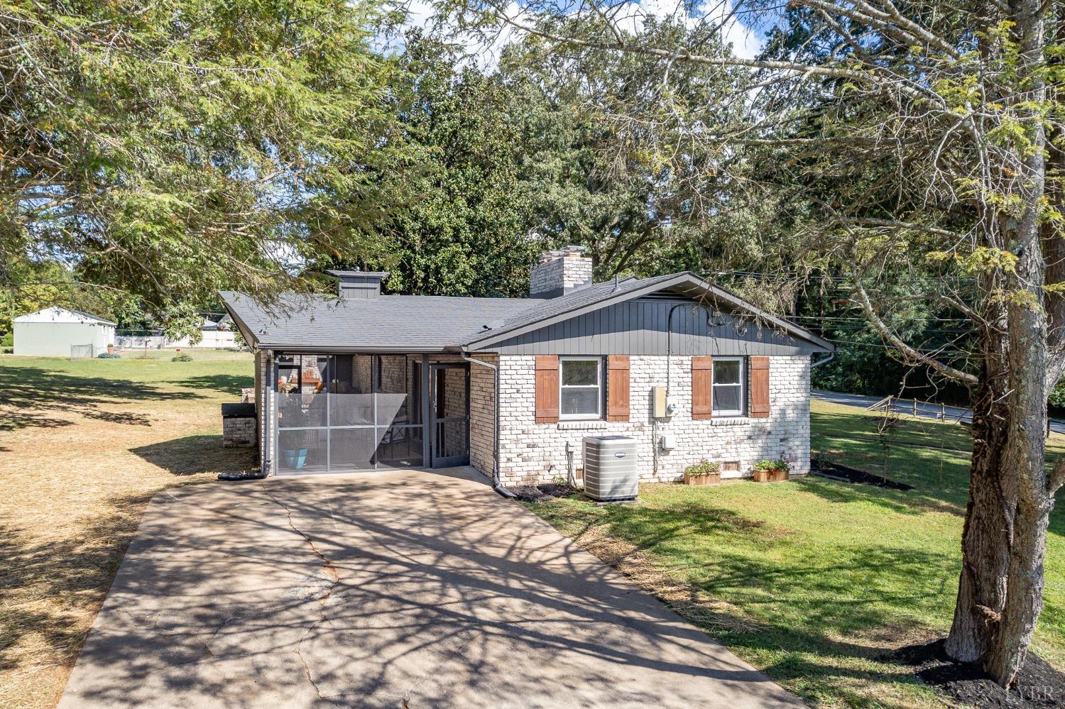 1912 Lakeside Drive