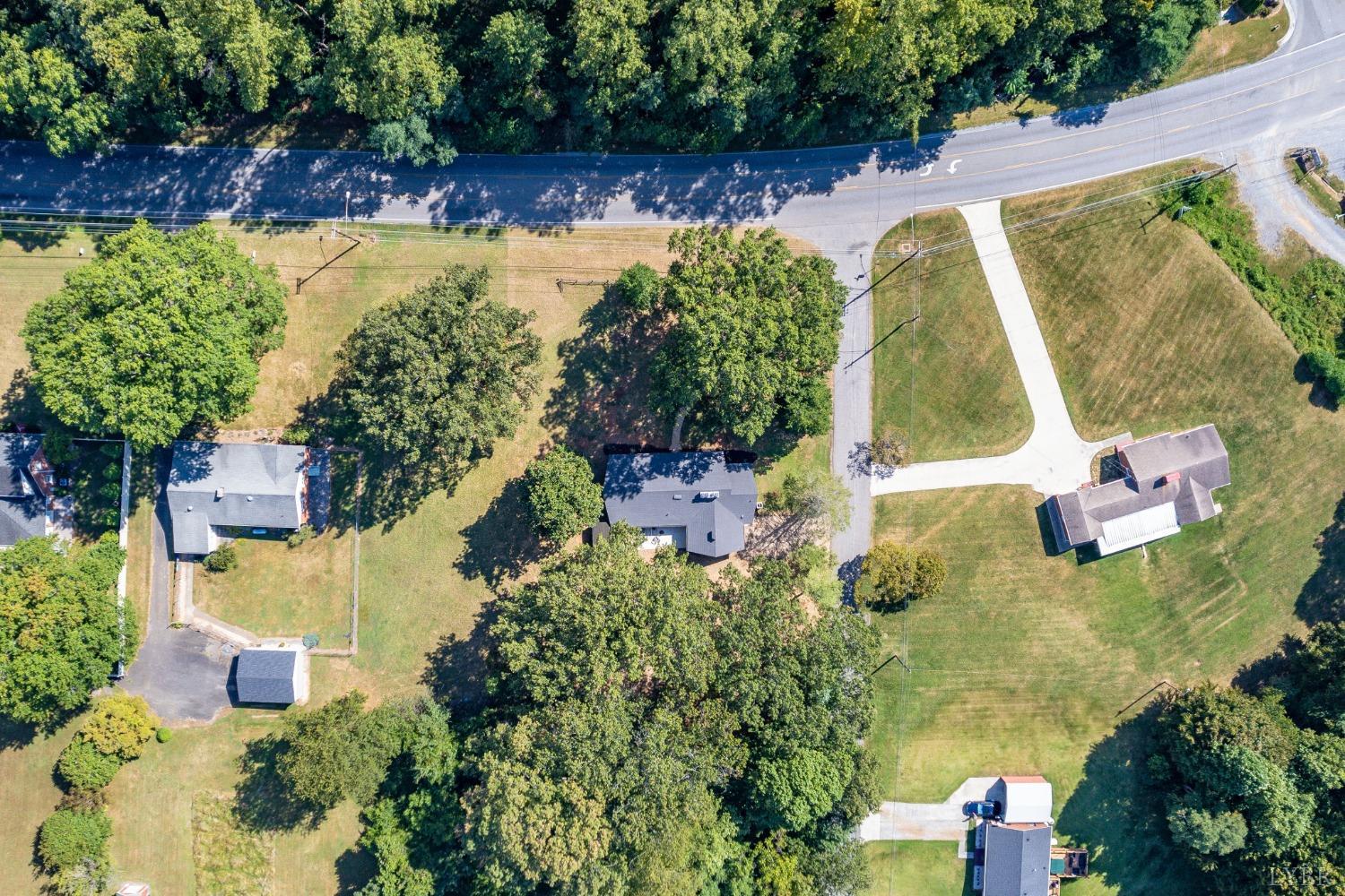 1912 Lakeside Drive